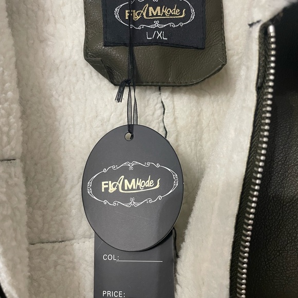 Unique faux, leather and fur jacket - Picture 4 of 4